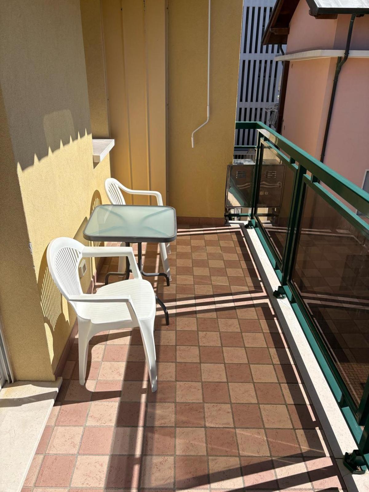 App4Rent - Villa Mimosa - Family Apartment Лидо-ди-Езоло Экстерьер фото