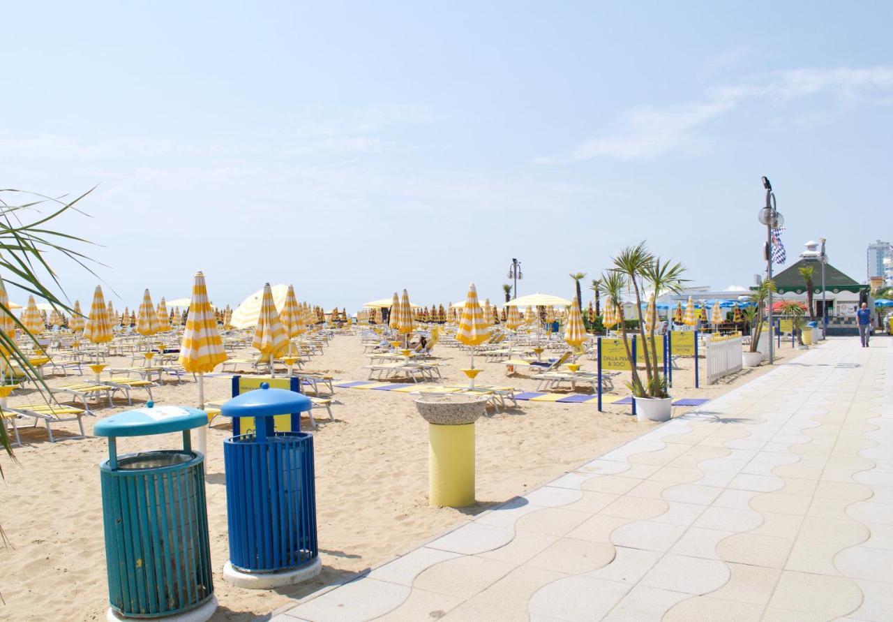 App4Rent - Villa Mimosa - Family Apartment Лидо-ди-Езоло Экстерьер фото