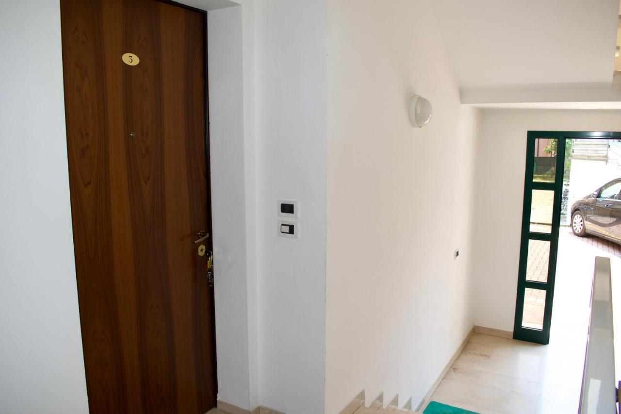 App4Rent - Villa Mimosa - Family Apartment Лидо-ди-Езоло Экстерьер фото
