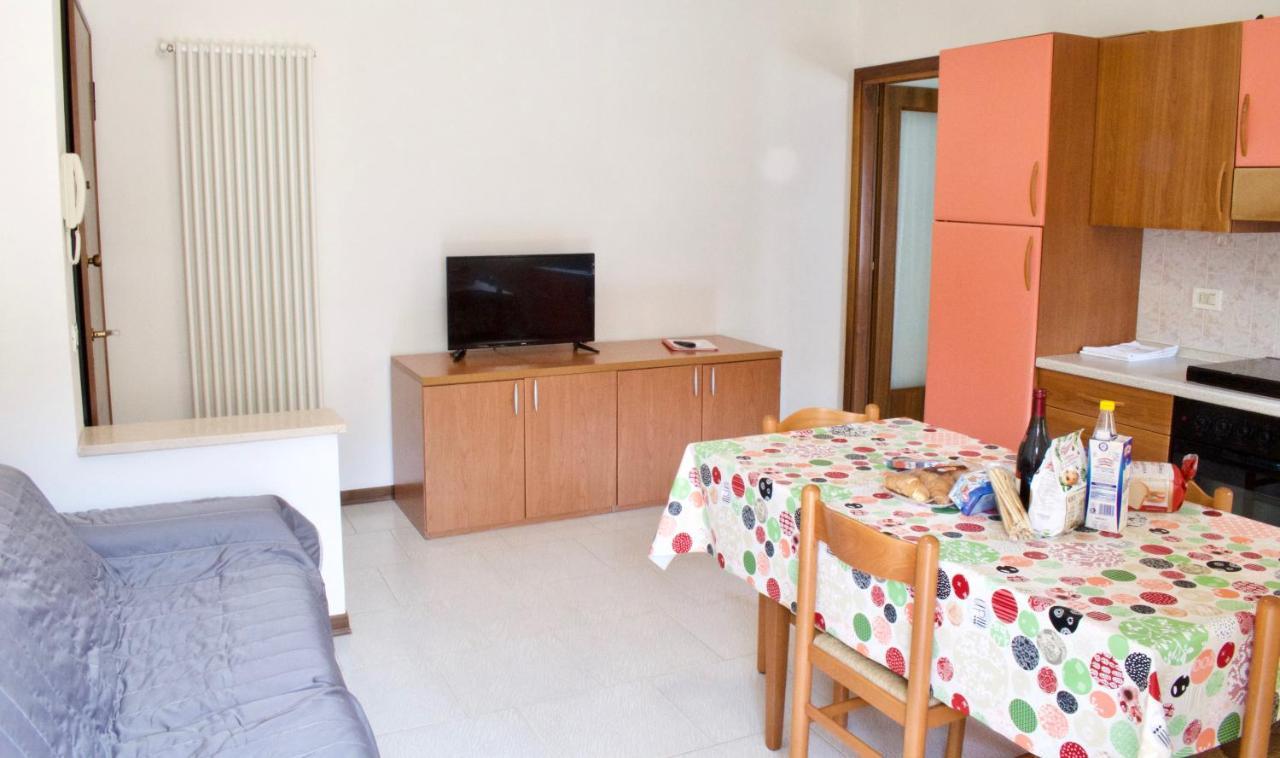 App4Rent - Villa Mimosa - Family Apartment Лидо-ди-Езоло Экстерьер фото
